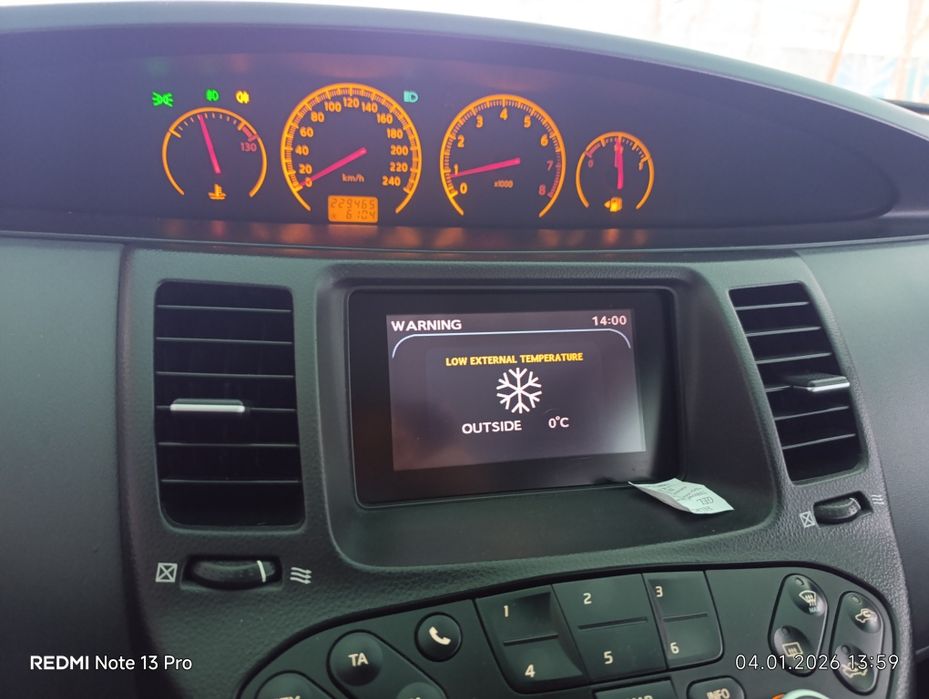 Нісан прм'єра 1.8 МКПП