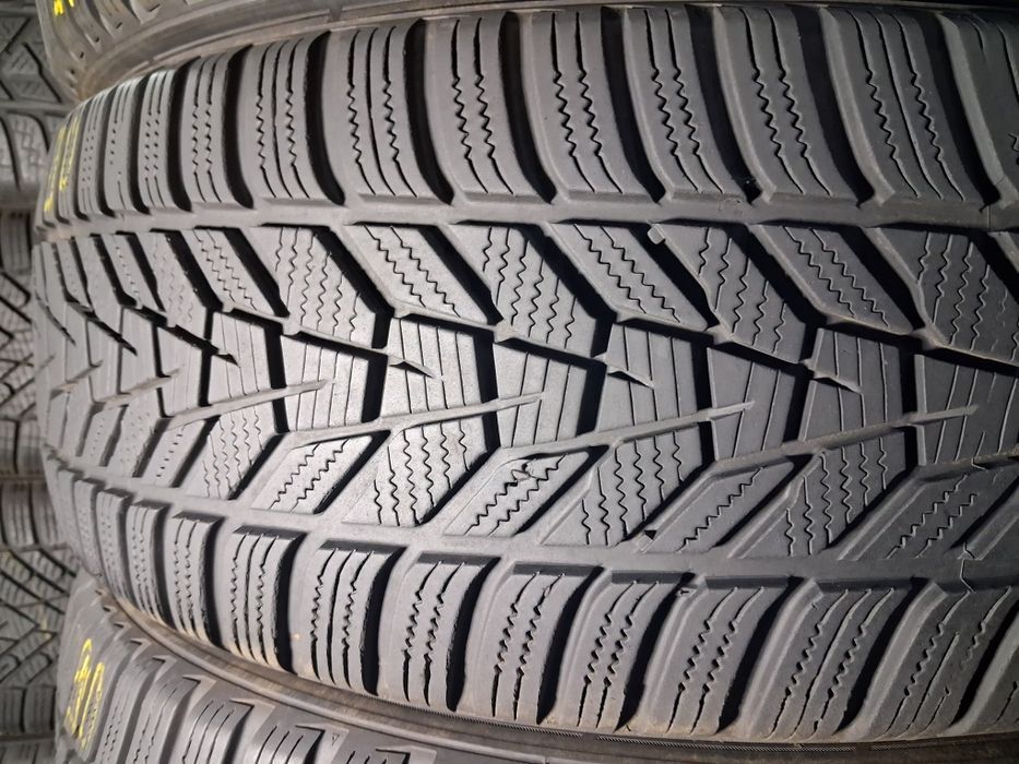 225/45 R18 Hankook Isept Evo 3 Шини б/в зима Комплект