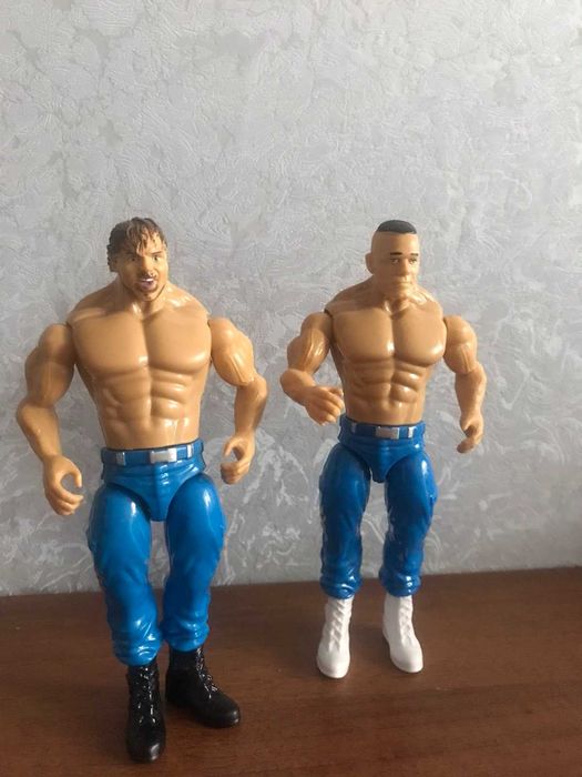продам новые    фигурки реслинг  wwe