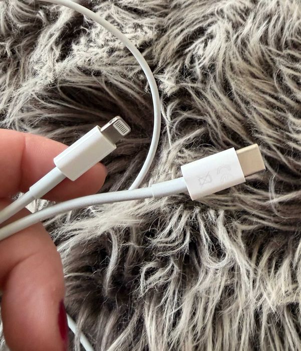 Apple kabel z końcówką lightning i USB-C 1