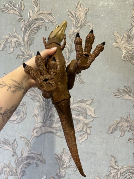 Фірмовий динозавр