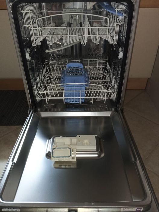Máquina lavar loiça Indesit IDL 60 S