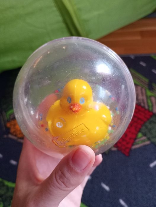 Kaczka Fischer Price w kuli