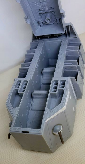 Imperial Troop Transport z uniwersum Star Wars.