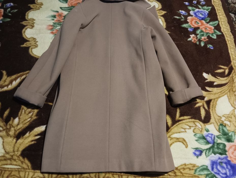 Продам кешемірове пальто.