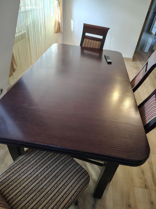 Stół drewniany  krzesłami