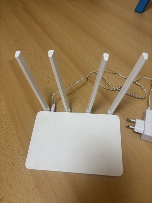 Роутер Xiaomi Mi Router 3  .В гарному стані …..