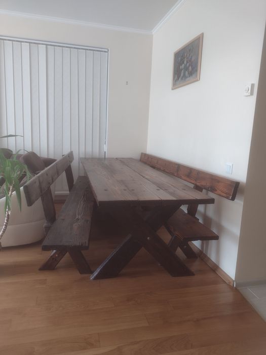 Продам  стіл та дві лавки для саду , все нове.