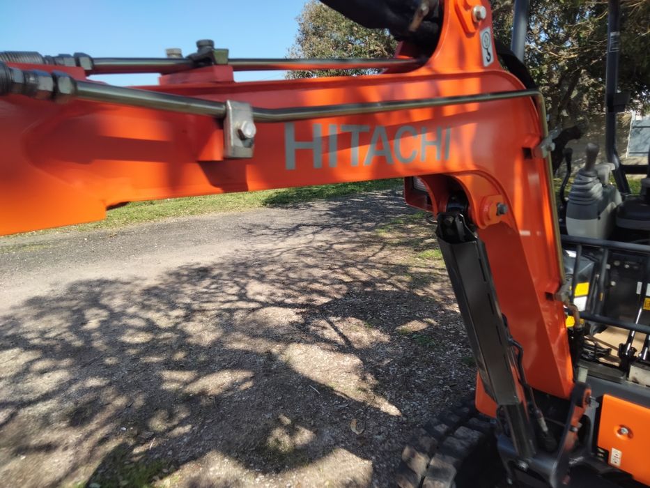 Mini Escavadora Giratória HITACHI ZAXIS 19U