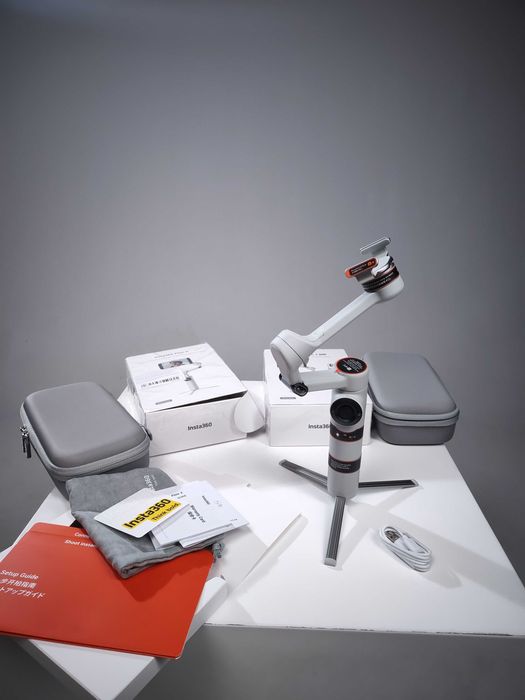 Триосьовий стабілізатор Insta360 Flow 2/ Flow 2 PRO + кейс