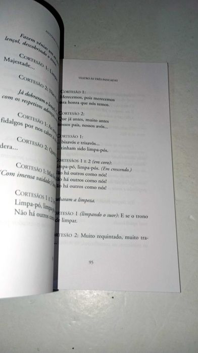 Teatro às Três Pancadas - António Torrado