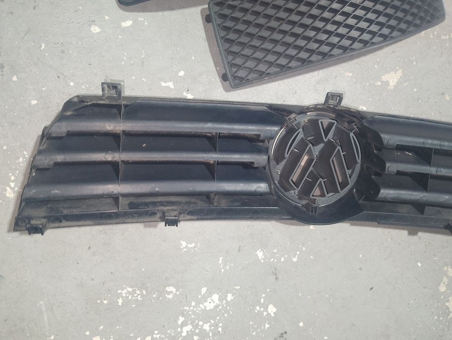 Grelha VW polo 6N2