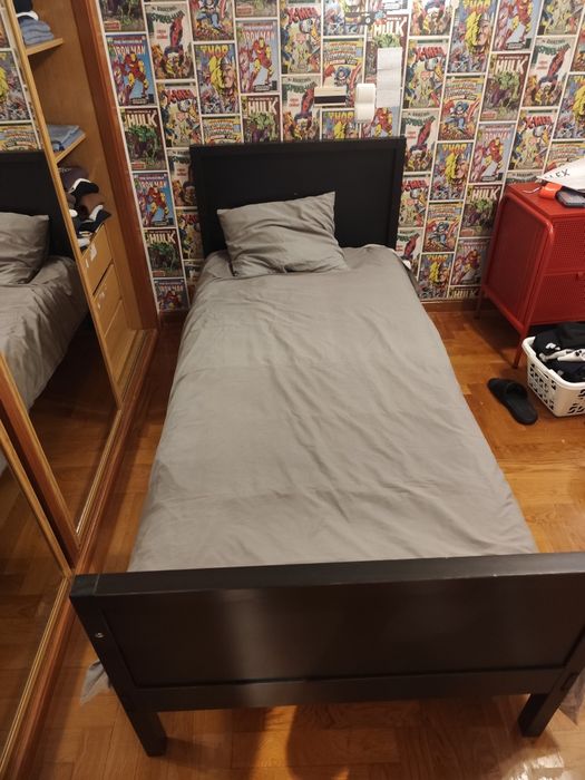 Cama de casal preta