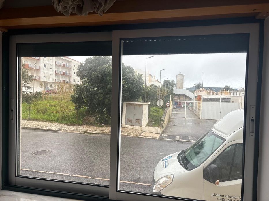 3 Janelas de Alumínio com Vidro Duplo