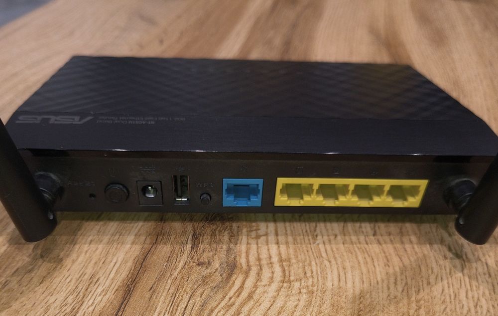 Router Asus RT-AC51U