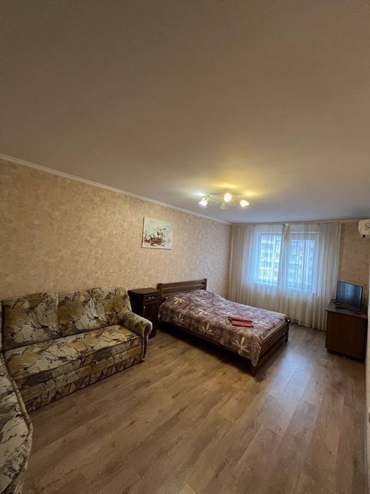 Квартира 1-кімнатна  подобово  в новобудові біля McDonald's  центр