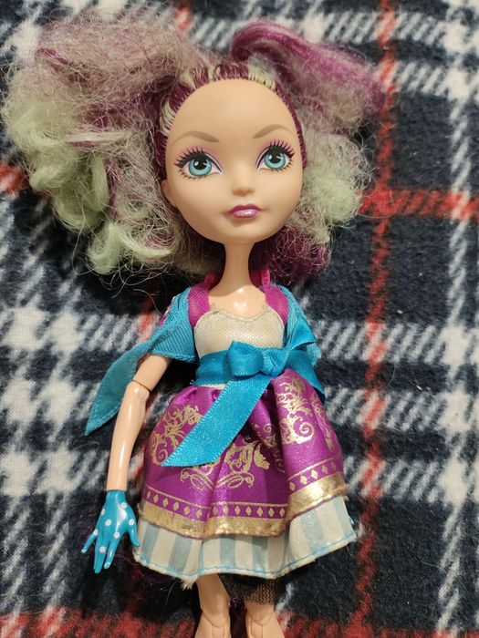 Лялька евер афтер хай Меделін