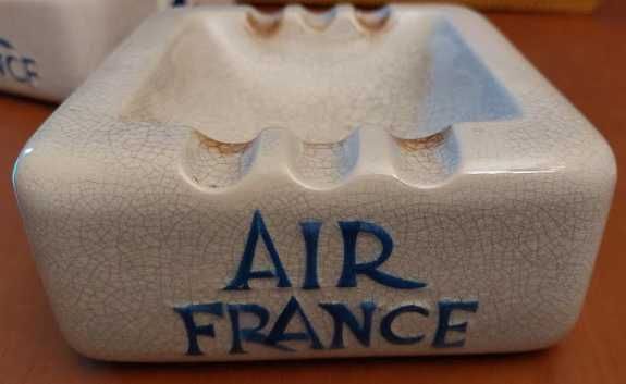 Cinzeiro para a Air France em faiança da Fáb. Loiça de Sacavém
