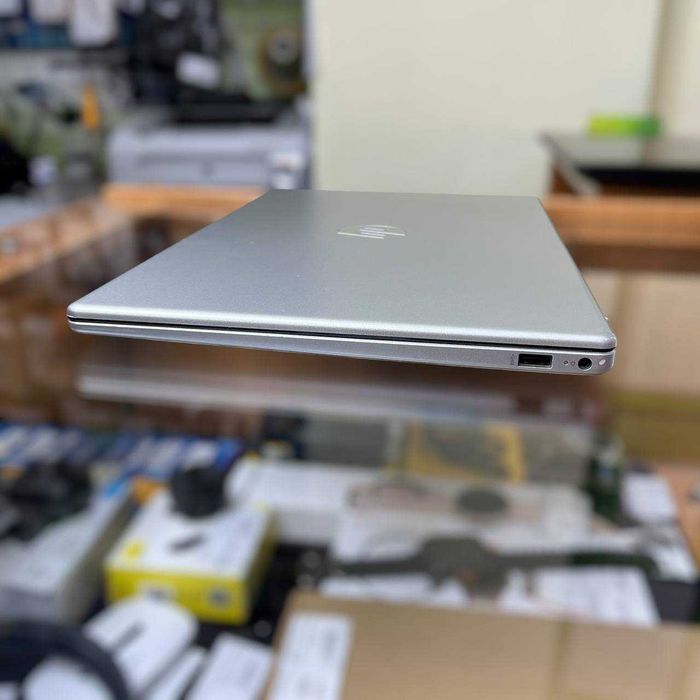 Ноутбук HP 15-fc0093dx/ 15.6" Full HD/ Ryzen 5  - 7520U/ 16 GB ОЗУ