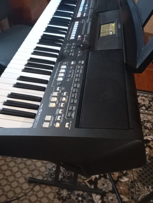 Синтезатор YAMAHA PSR-SX 600