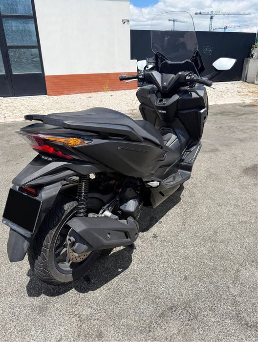 : Vende-se Honda Forza 125 em otimo estado !