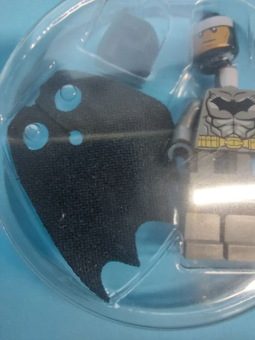 Lego DC Comics Super Heroes książka "Wejście mrocznego rycerza" z minifigurką Batman sh151