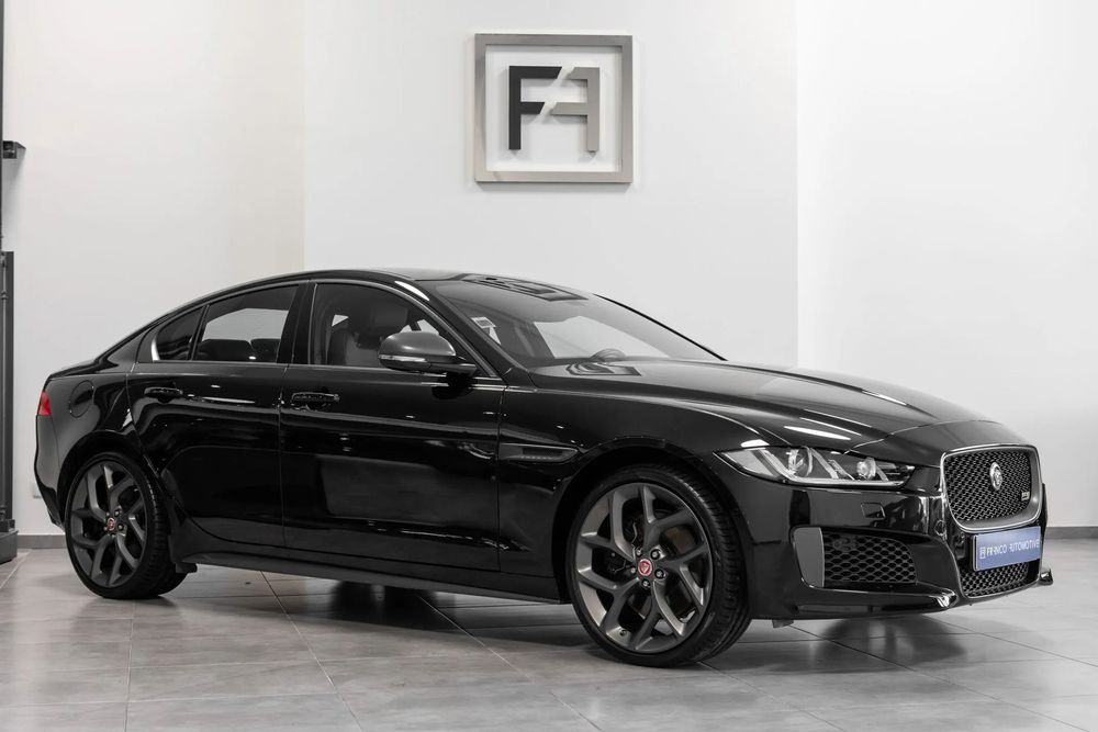 Jaguar XE 2.0 i4 R-Dynamic HSE AWD