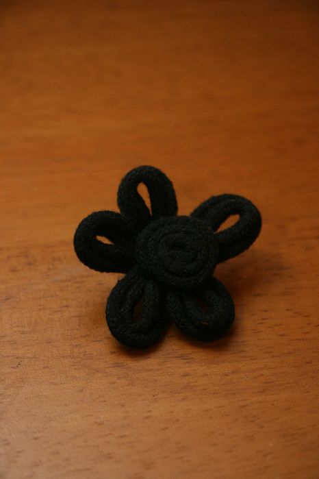 Broche/Alfinete Flor Preta