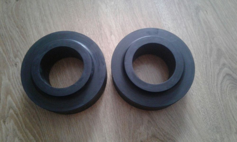 Lift Nissan Terrano I podkładki pod sprężyny +5cm +2"