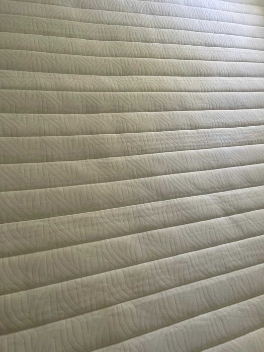 Cama + colchão novos 1,60 x 2,00