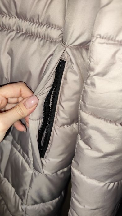 Продам теплий і легкий пуховик