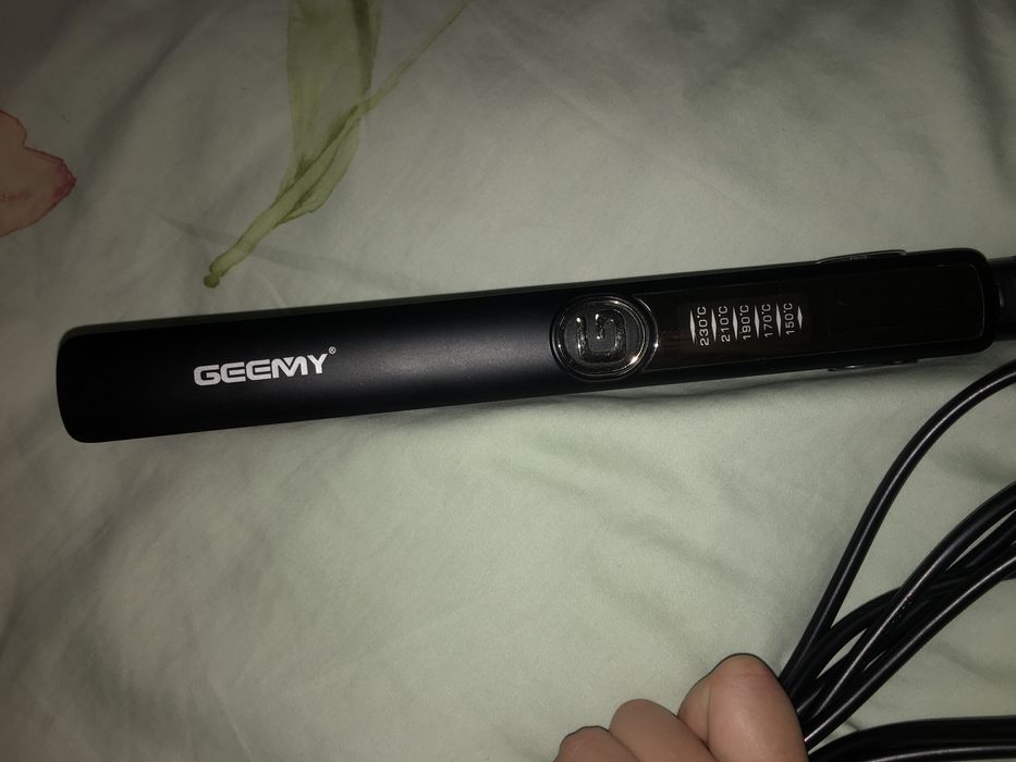 Плойка-выпрямитель для волос Geemy