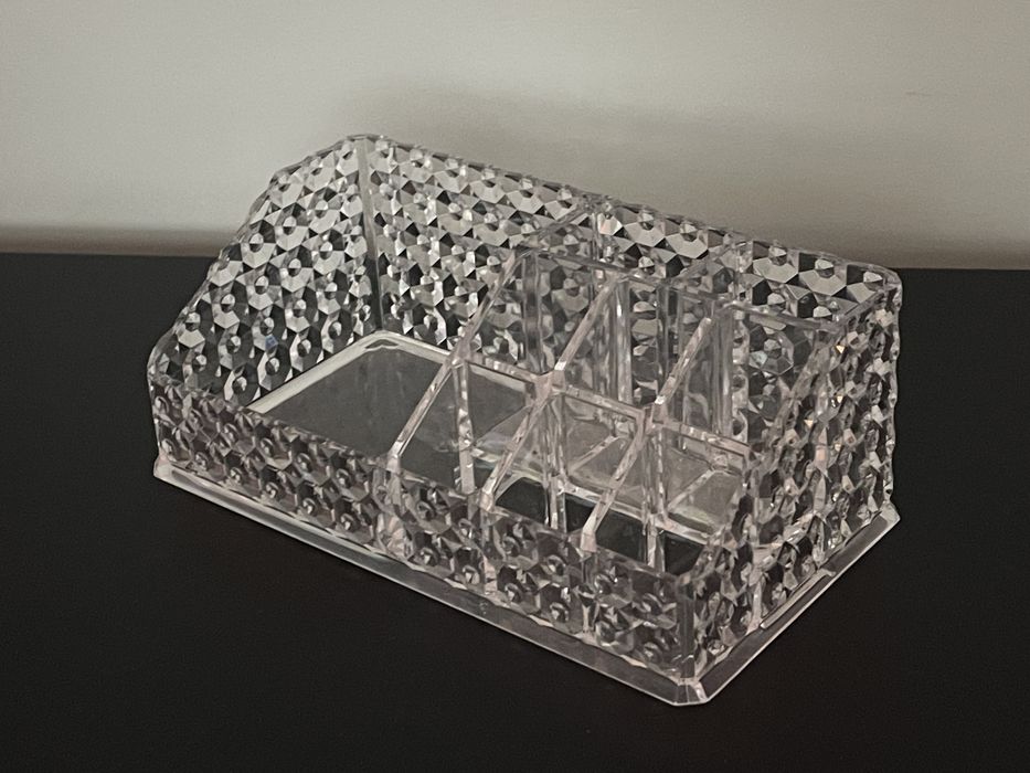 Organizer na kosmetyki jak nowy