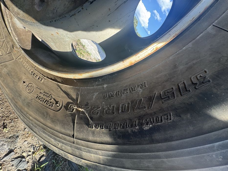 Шина 315/70 R22,5  Bridgestone R249 (1 шт) з диском руль