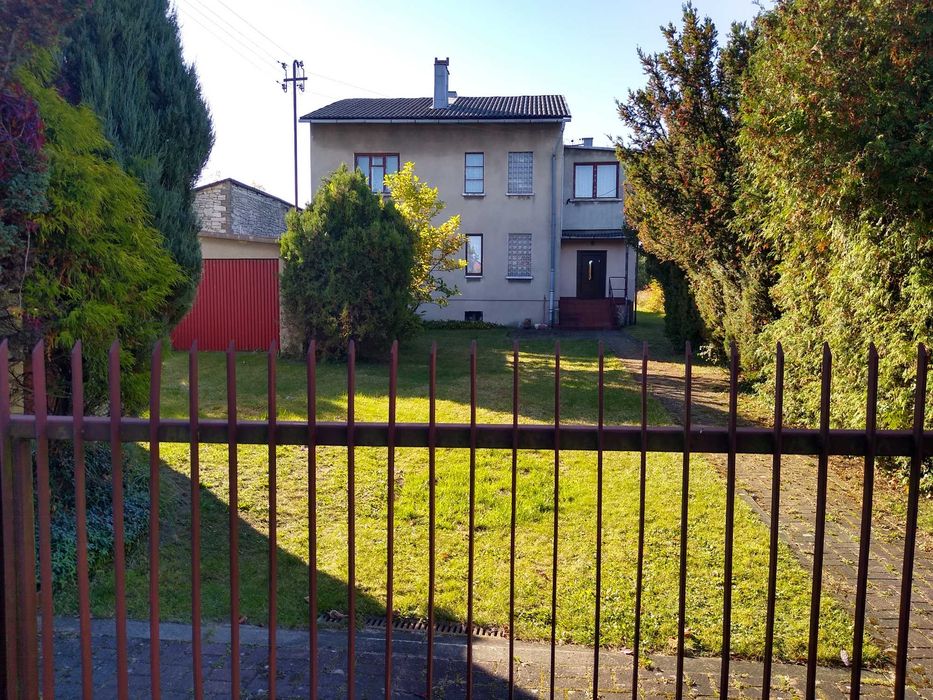 Dom + 2 garaże + 1,2 ha lasu (REZERWACJA do 16X)