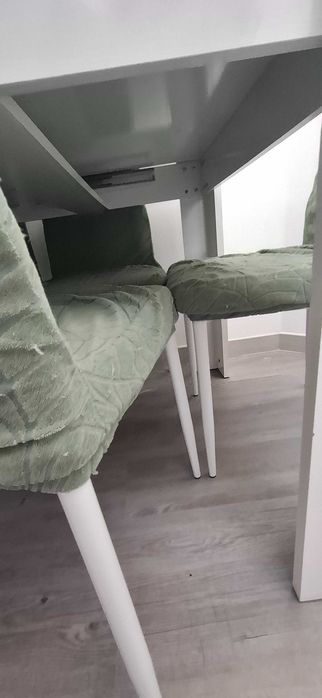 Mesa sala com oferta cadeiras