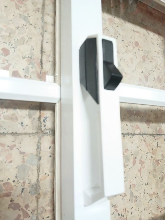 Janela em alumínio branco