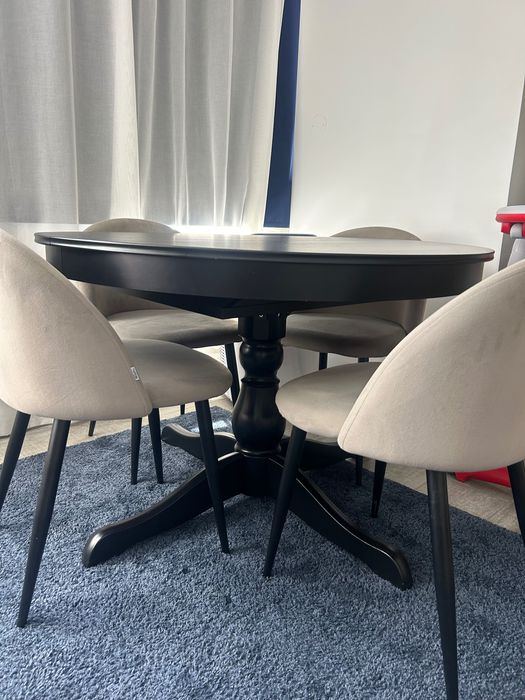 Conjunto de mesa + 4 cadeiras