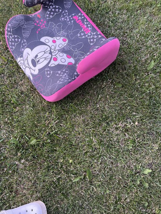 Крісло в машину