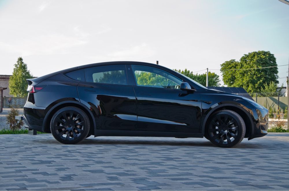 Продам Tesla Model Y