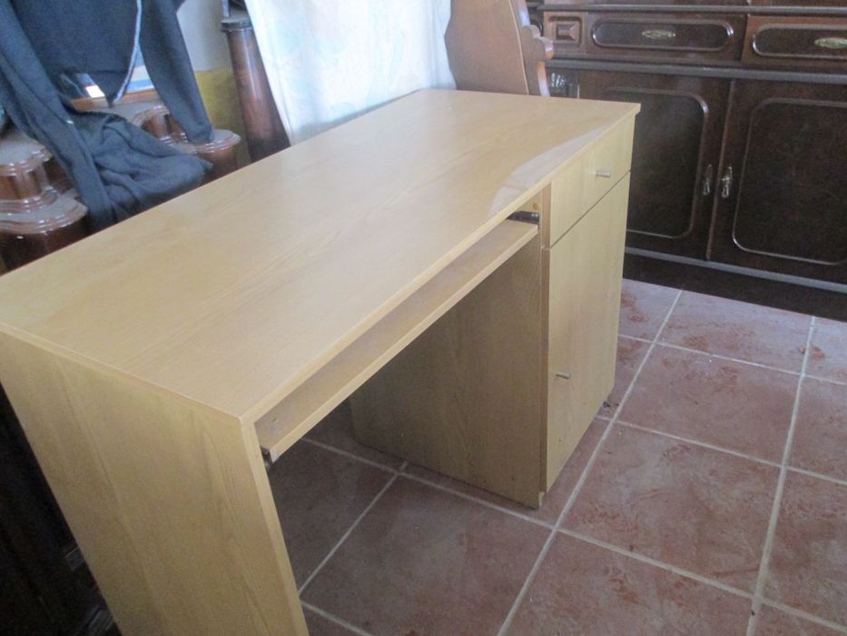 Secretária 120x55cm