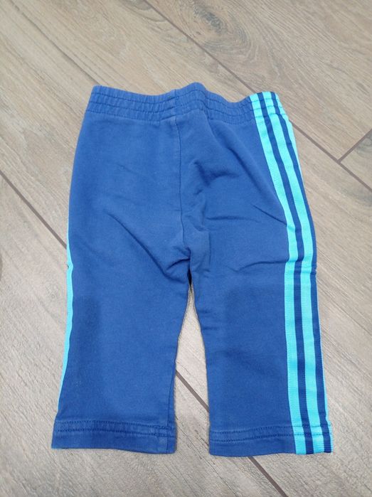 Sprzedam dres ADIDAS 6mscy.