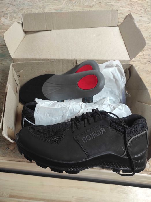 Продам взуття крок поліція 42 розмір нові