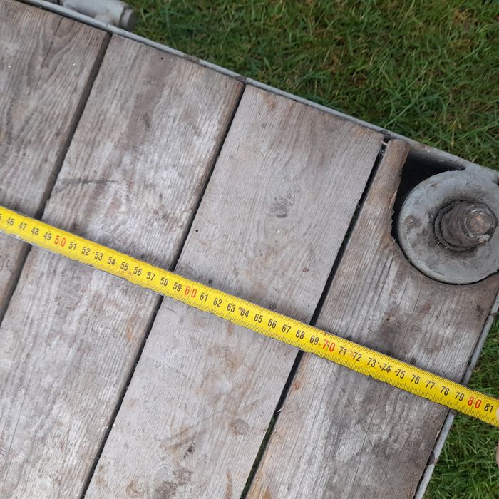 Wózek gospodarczy na 4 obracanych, bezdętkowych kołach