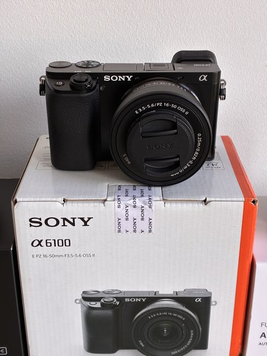 Camera Sony A6100