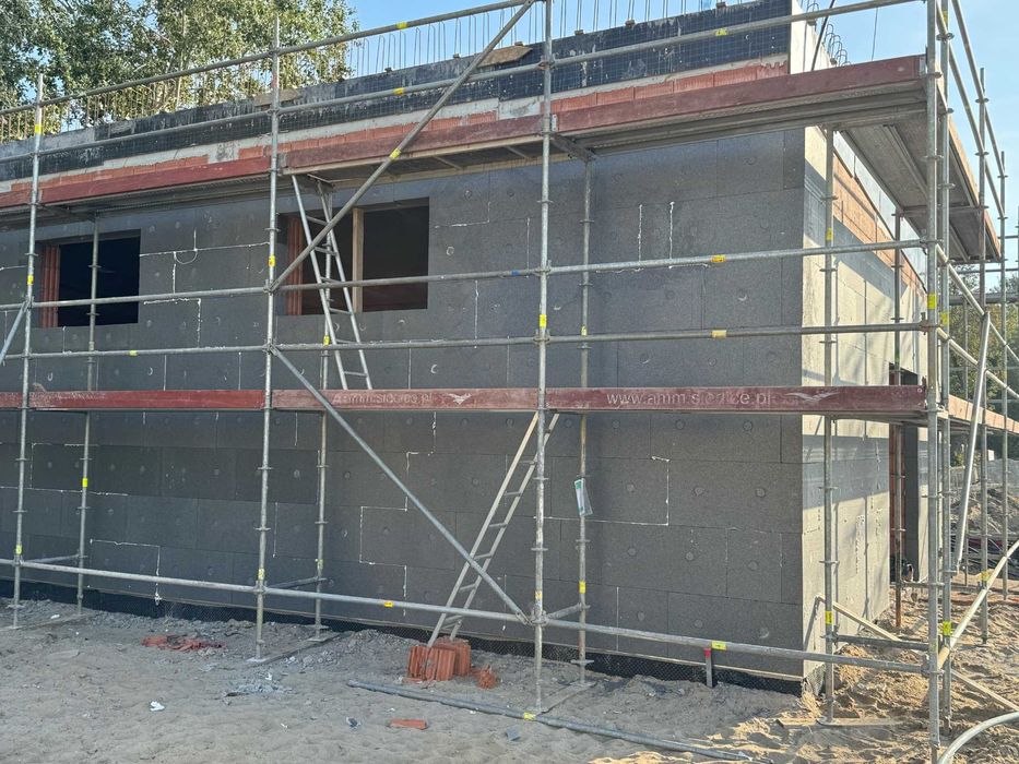 Wynajem sprzedaż szalunków rusztowań podnośników kontenerów ogrodzeń