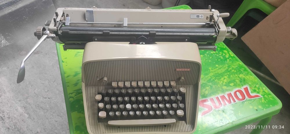 Máquina de escrever antiga