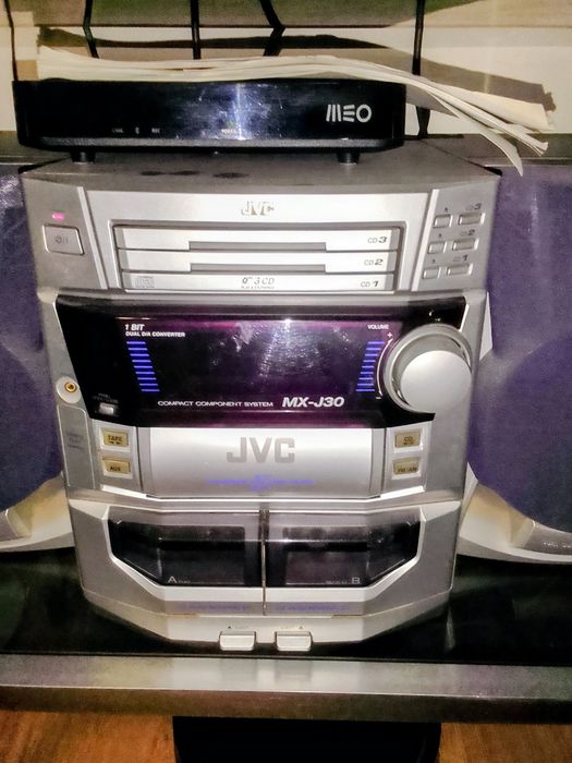 Rádio com um som espetacular e comando à distância