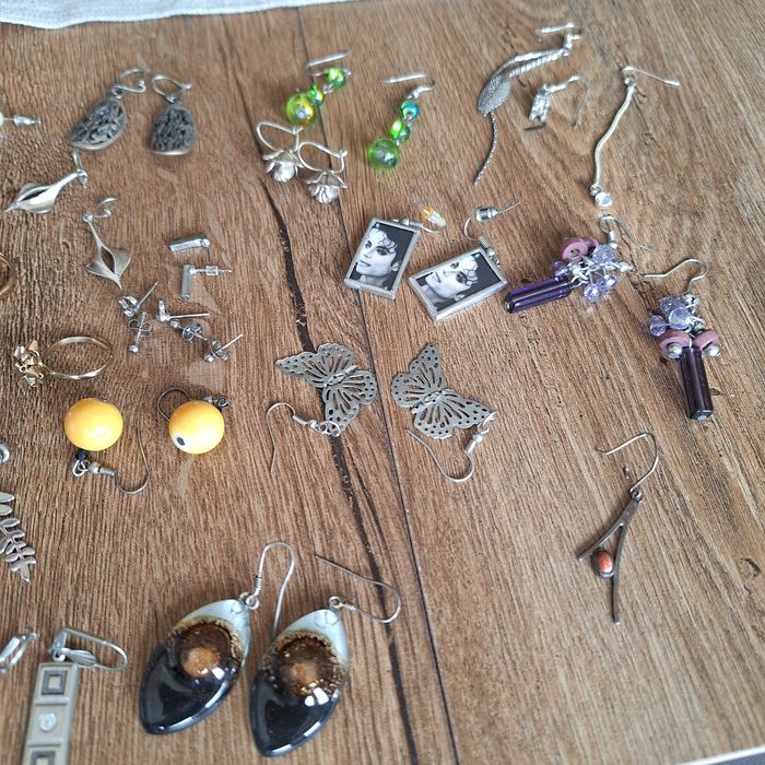 Zestaw biżuterii kolczyki bransoletka pierścionki