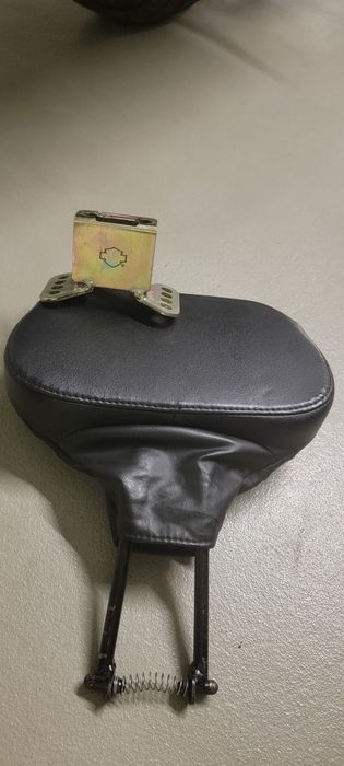 сиденье Harley-Davidson спинка